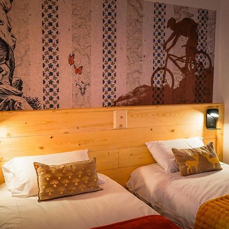 Le Petit Cerf Hotel Cervieres  ภายนอก รูปภาพ