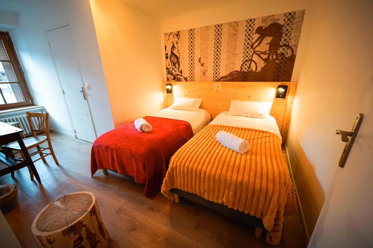 Le Petit Cerf Hotel Cervieres  ภายนอก รูปภาพ