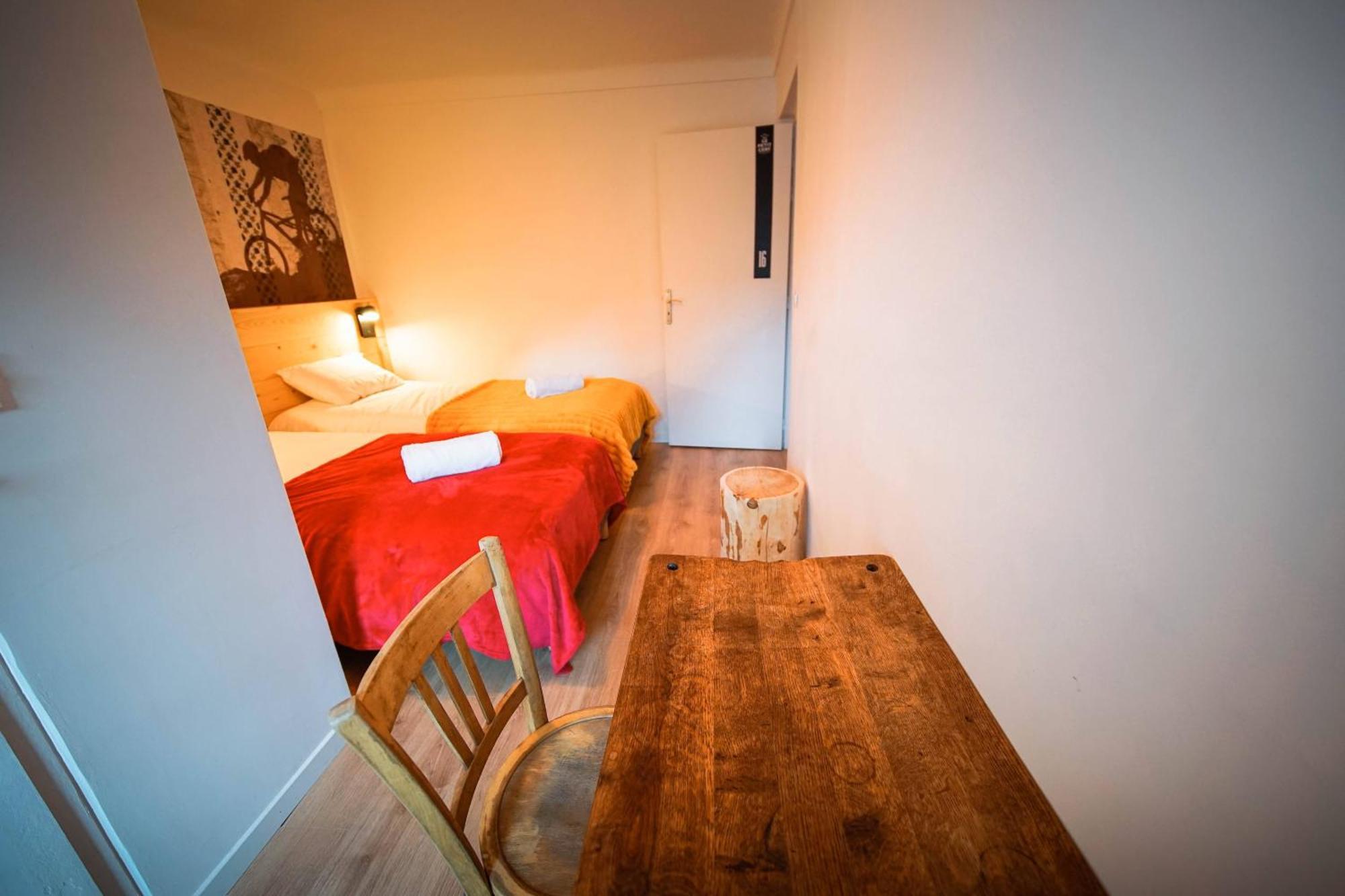 Le Petit Cerf Hotel Cervieres  ภายนอก รูปภาพ